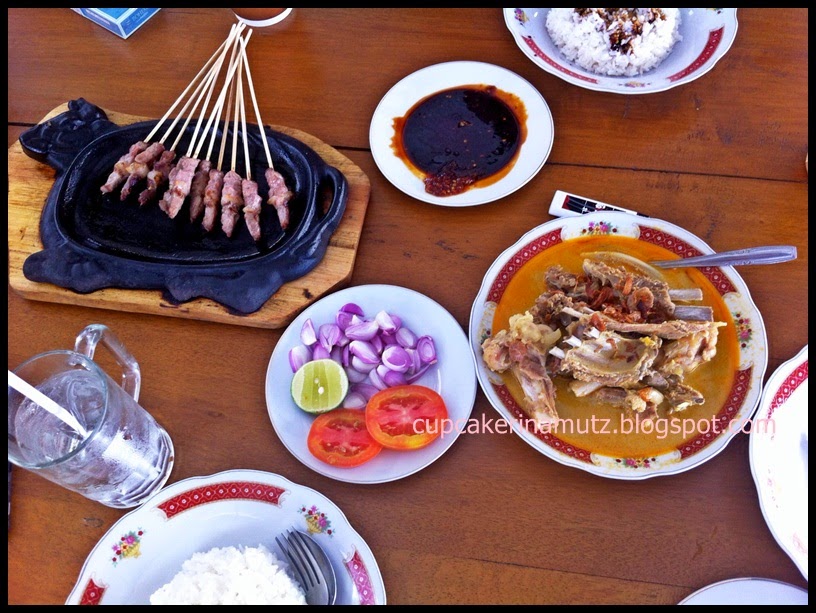 Sate Hot Plate Putra Saudara: Rahasia Rasa yang Menggoda di Jantung Cilacap